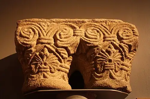 Chapiteau double du cloître Saint-Mélaine, Rennes, musée de Bretagne.