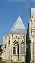 XIIIe siècle deux des premières mouchettes, salle du chapitre ; cathédrale d'York.