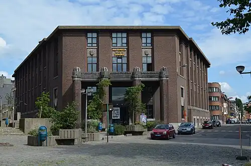 Bâtiment administratif de l'Université du Travail (UT) à Charleroi.
