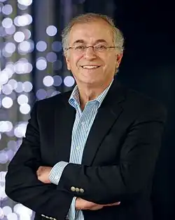Description de l'image Charles_Elachi_in_2014.jpg.