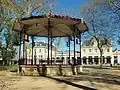 Le kiosque de la gare.