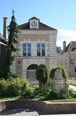 Stèle aux « poètes chartrains », place des Halles, Chartres.