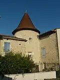 Logis XVIe&nbsp;siècle près de l'église.