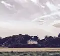 Le château vu du marais.