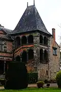 Le pavillon d'escalier.