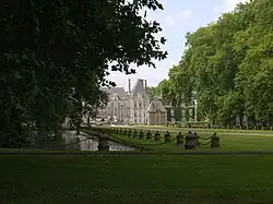 Un des bassins du parc du château.