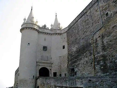 Châtelet d'entréedu château de Grignan