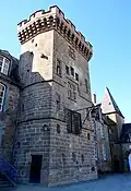 Tour centrale du Château de Rânes, XVe&nbsp;siècle (Baronnies de Rasnes et de Saint-Georges d'Aunay, branche dite d'Annebecq)