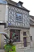 Maison Louis Esnault.