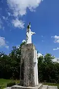 statue du Christ sur le belvédère surplombant Châtillon.