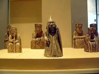 Pièces d'échecs de Lewis, XIIe&nbsp;siècle.