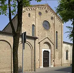 La façade.