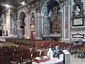 Intérieur de l'église, côté droit.