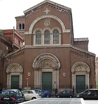 Les photos de l'église sur Commons