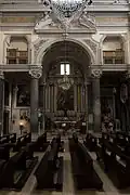 Vue du transept droit.