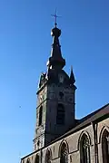 Le clocher de la collégiale en style baroque construit en 1728-1732.
