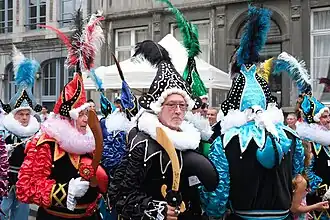 Chinels de Fosse-la-Ville aux fêtes de Wallonie.