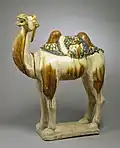 Chameau qui blatère, figurine « trois couleurs » d'époque Tang (Walters Art Museum à Baltimore).