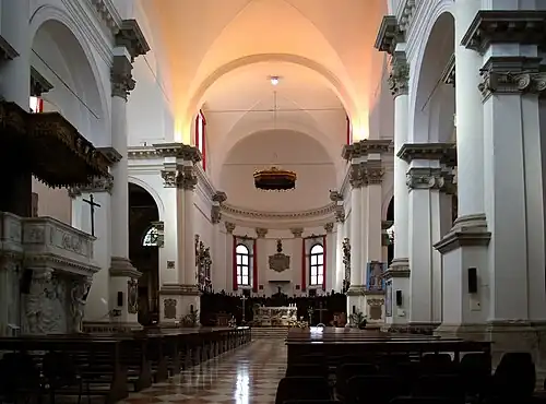 L'autel de la Cathédrale Santa Maria Assunta (Chioggia).
