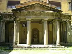 Le Chiostro delle Ossa (« Cloître des Os »).