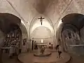 Chœur de l'église et chapelles latérales.