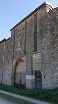 Arrière-côté du château-bas.