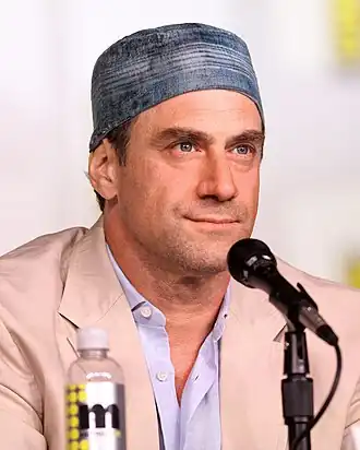Christopher Meloni dans le rôle de Roman Zimojic