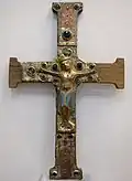 Christ roman du XIIIe siècle (Musée de Laon), noter la couronne du Christ.