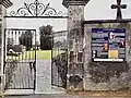 A l’entrée du cimetière de Larodde une plaque explicative expose l’histoire de celui-ci