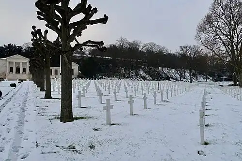 Sous la neige.