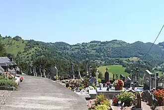 Le cimetière.