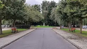 Allée principale.