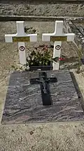 Tombe de soldats entretenue par Le Souvenir français.