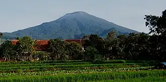 Le Ciremai vu du village de Cigugur