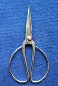 Ciseaux "à grandes oreilles"