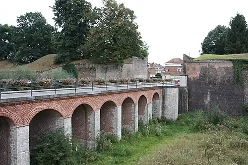 La porte de Valenciennes, vue extérieure.