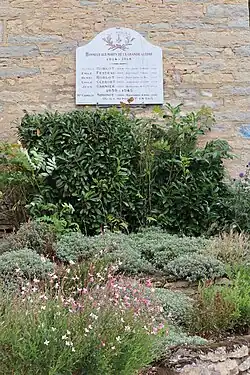 Le monument aux morts de Clémencey.