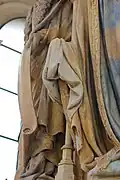 Détail du manteau de David recouvrant sa harpe.