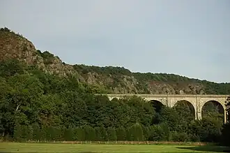 Le Viaduc de Clécy, en Suisse normande, dans le sud.