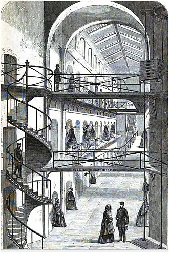 noir et blanc, intérieur, passerelle, quelques visiteuses éparses