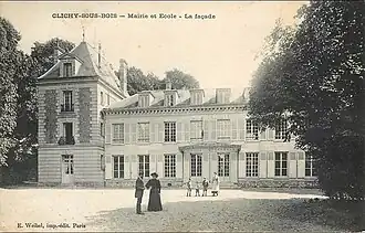... et l'édifice actuel.