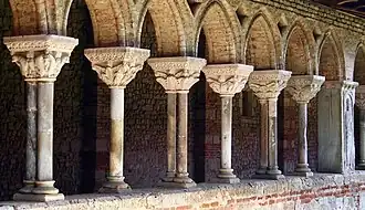 Le cloître.
