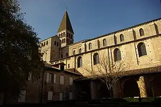 Le cloître de l'abbaye Saint-Philibert.