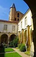 cloître du prieuré