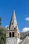 Le clocher roman de l’église Saint-Arey.