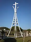 Le clocher de l'église Saint-Jacques, édifié en 2008 et équipé d'un carillon de 17&nbsp;cloches.