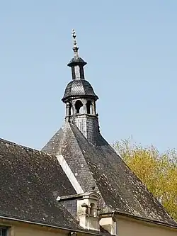 clocheton surmonté d'une merlette, élément des armoiries de la famille Le Vayer de Kerandantec