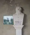 Buste représentant le Père Fraineau, ancien cloître des carmes de Jonzac.