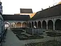 Cloitre de l'église Notre-Dame.