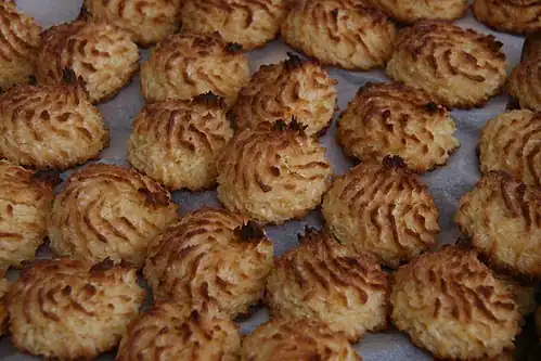 Cocadas bruns dorés.